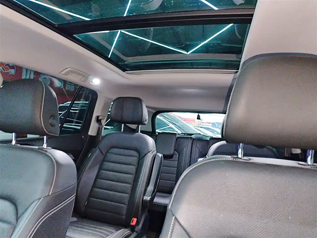 Volkswagen Viloran 2021 330TSI Luxury
