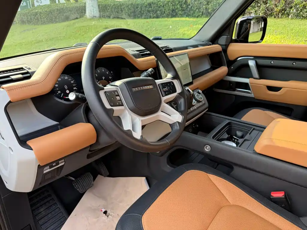 Land Rover Defender — миниатюра 7