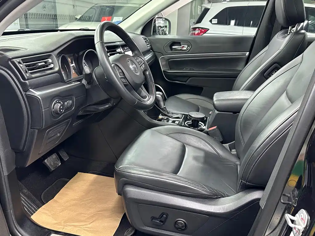 Jeep Grand Commander — миниатюра 6