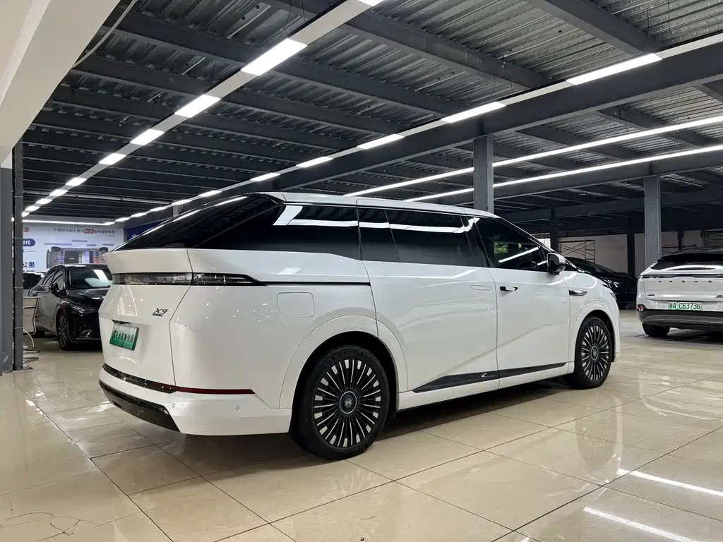 XPeng X9 — миниатюра 7
