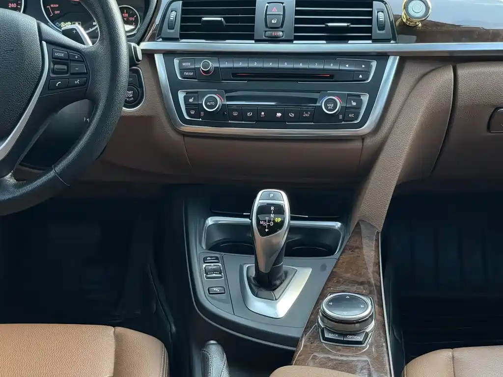 BMW 3 Series — миниатюра 13