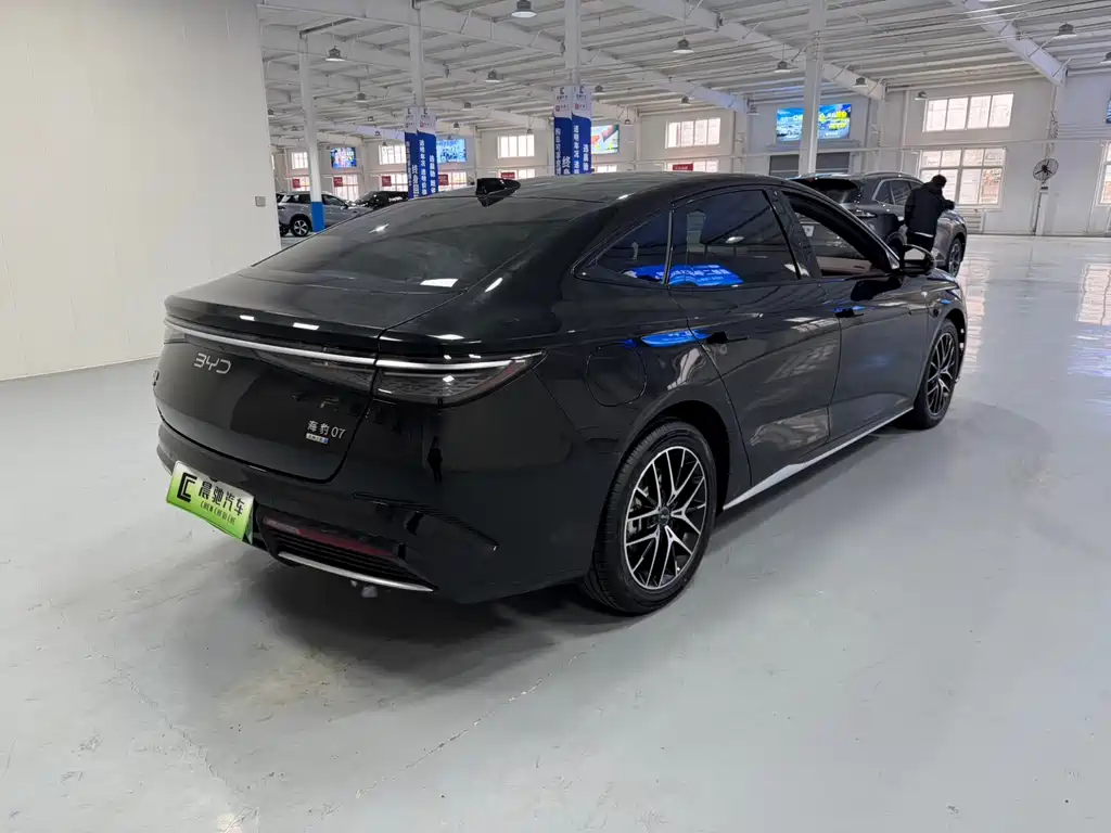 BYD SEAL 07 DM I