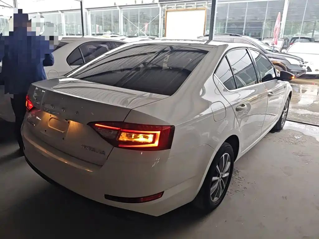 Skoda Octavia — миниатюра 7