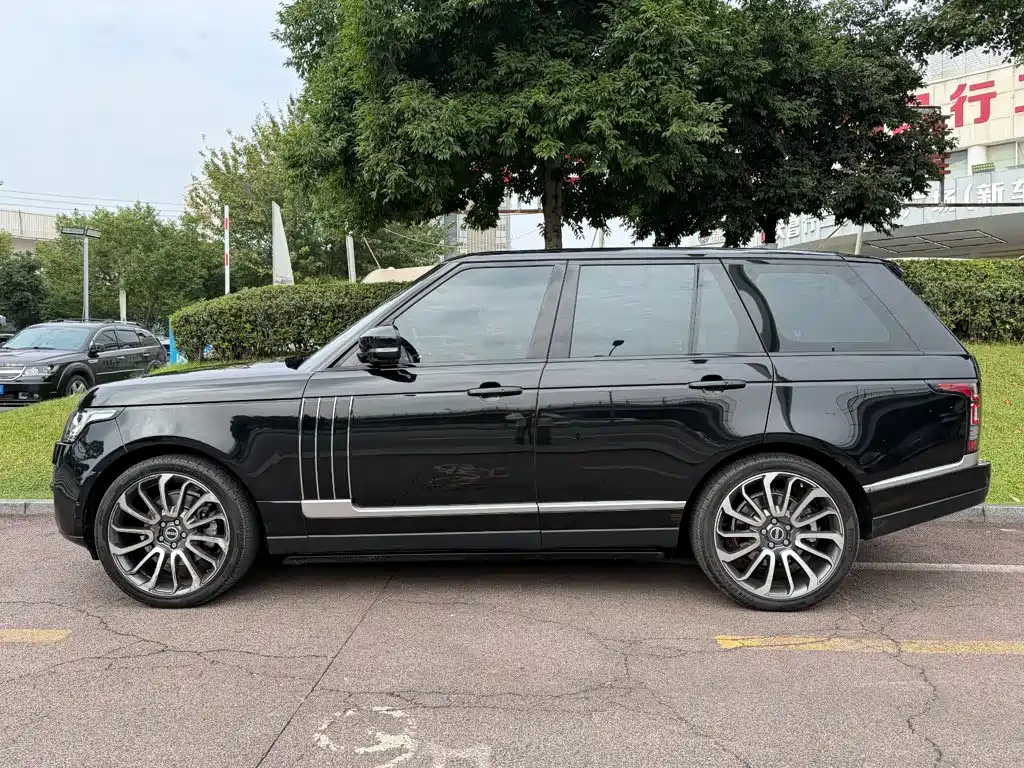 Land Rover Range Rover — миниатюра 3