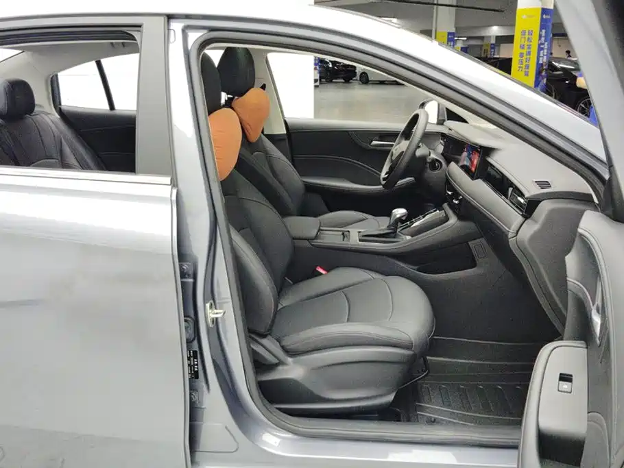 Roewe i5 — миниатюра 8