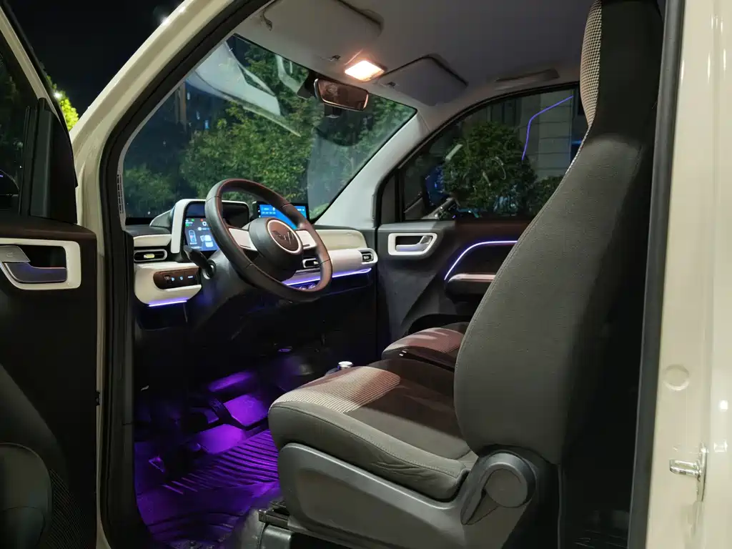 Wuling MINIEV — миниатюра 9