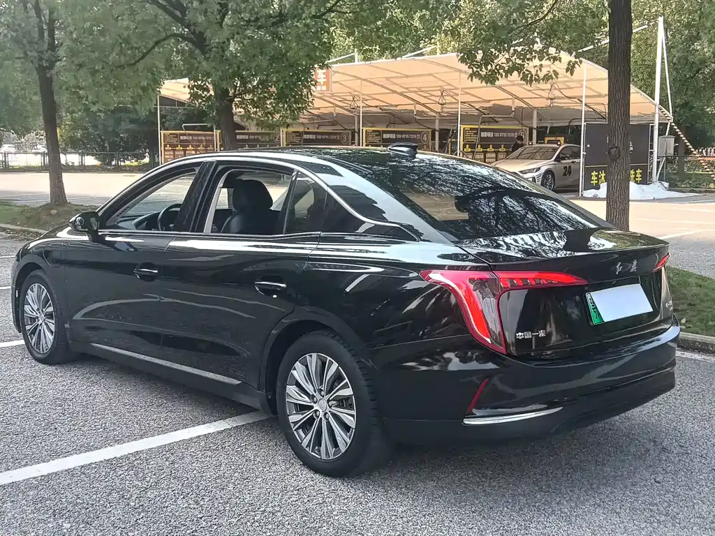 Hongqi Hongqi E-QM5 — миниатюра 10