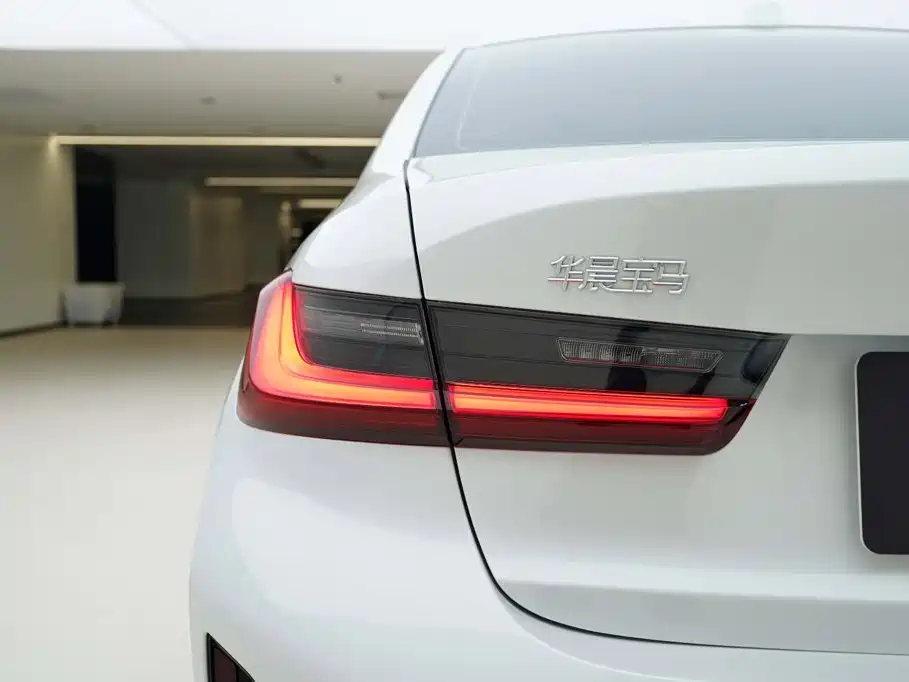 BMW 3 Series — миниатюра 17