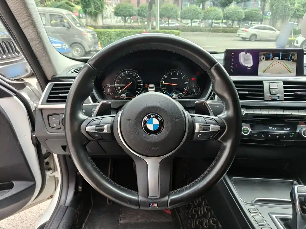 BMW 3 Series — миниатюра 11