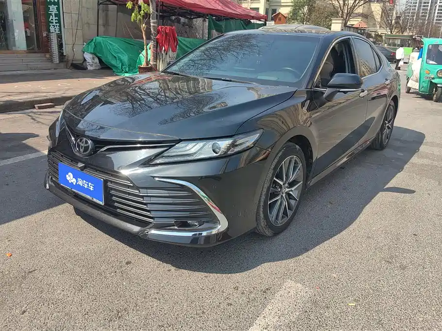 TOYOTA CAMRY