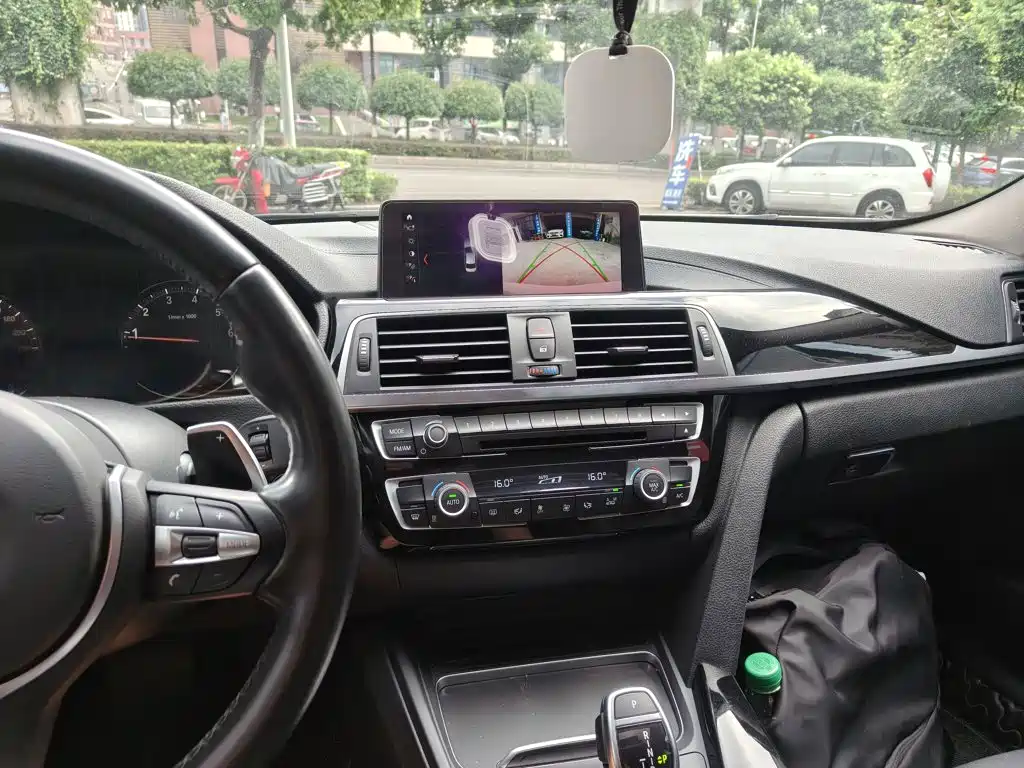 BMW 3 Series — миниатюра 13