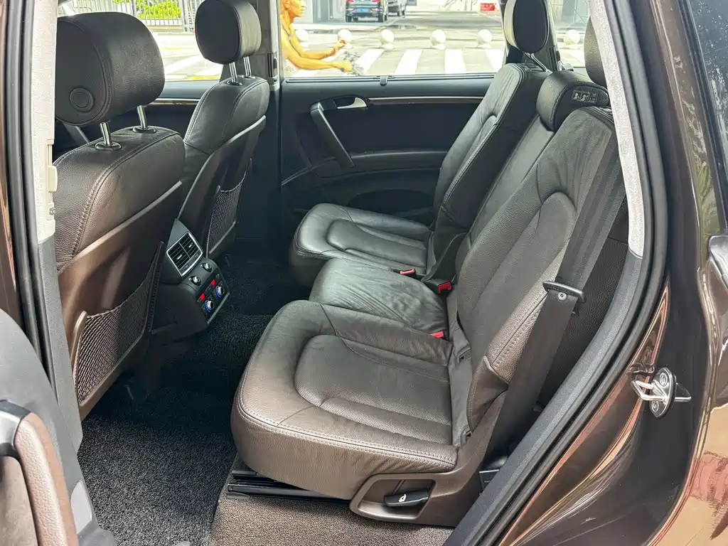 Audi Q7 — миниатюра 13