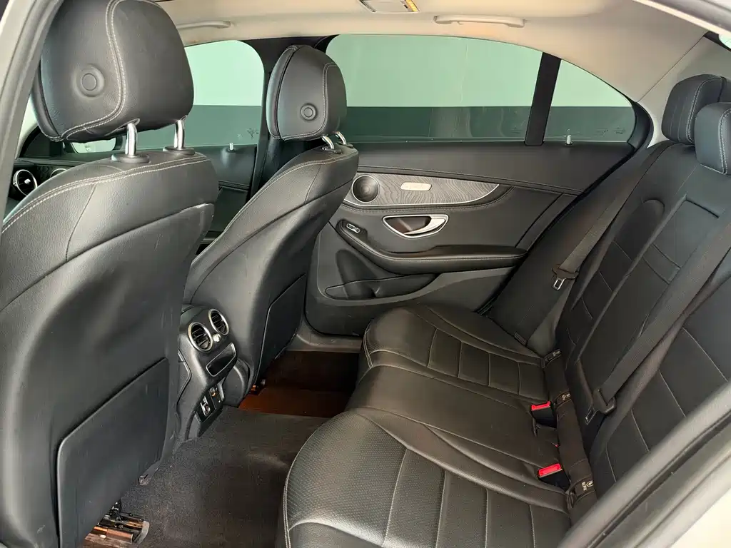Mercedes-Benz C-Class — миниатюра 13