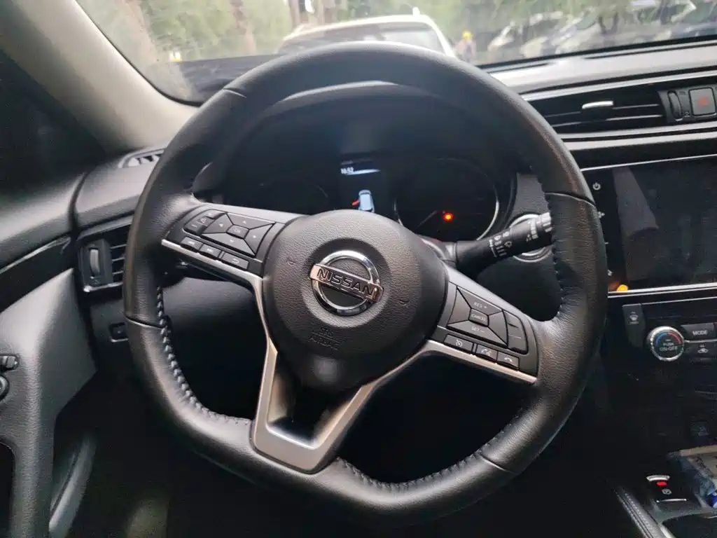 Nissan X-Trail — миниатюра 3