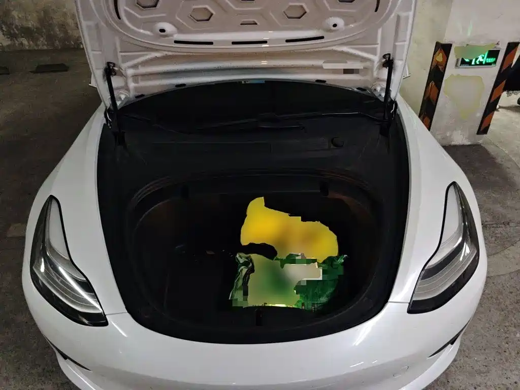 Tesla Model 3 — миниатюра 21