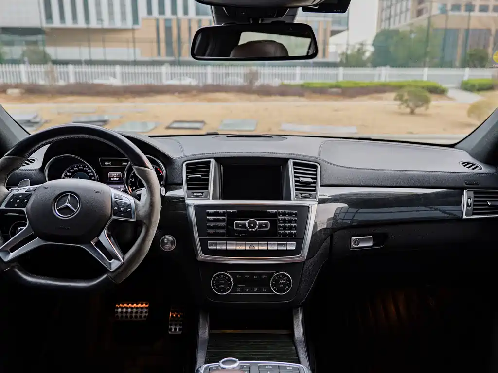 Mercedes-Benz GL-Class AMG — миниатюра 6