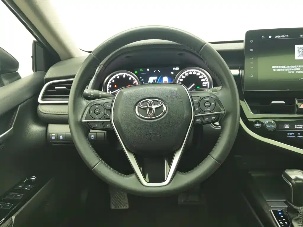 Toyota Camry — миниатюра 11