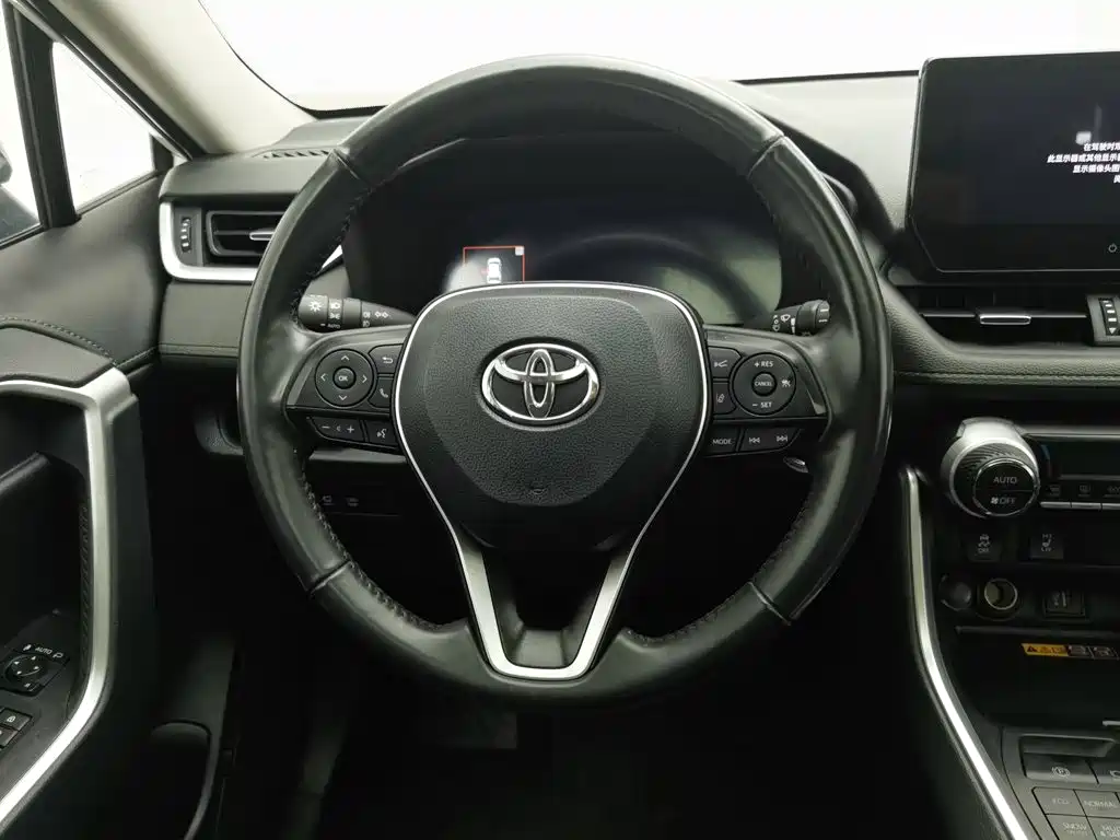 Toyota RAV4 — миниатюра 11