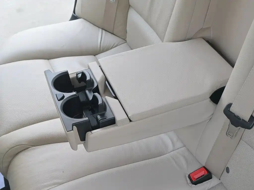 BMW 5 Series — миниатюра 20