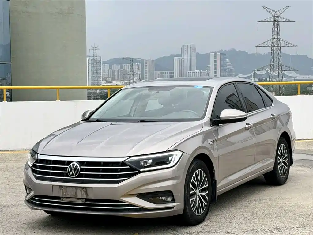 Volkswagen Sagitar 2019