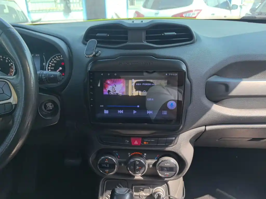 Jeep Renegade — миниатюра 13