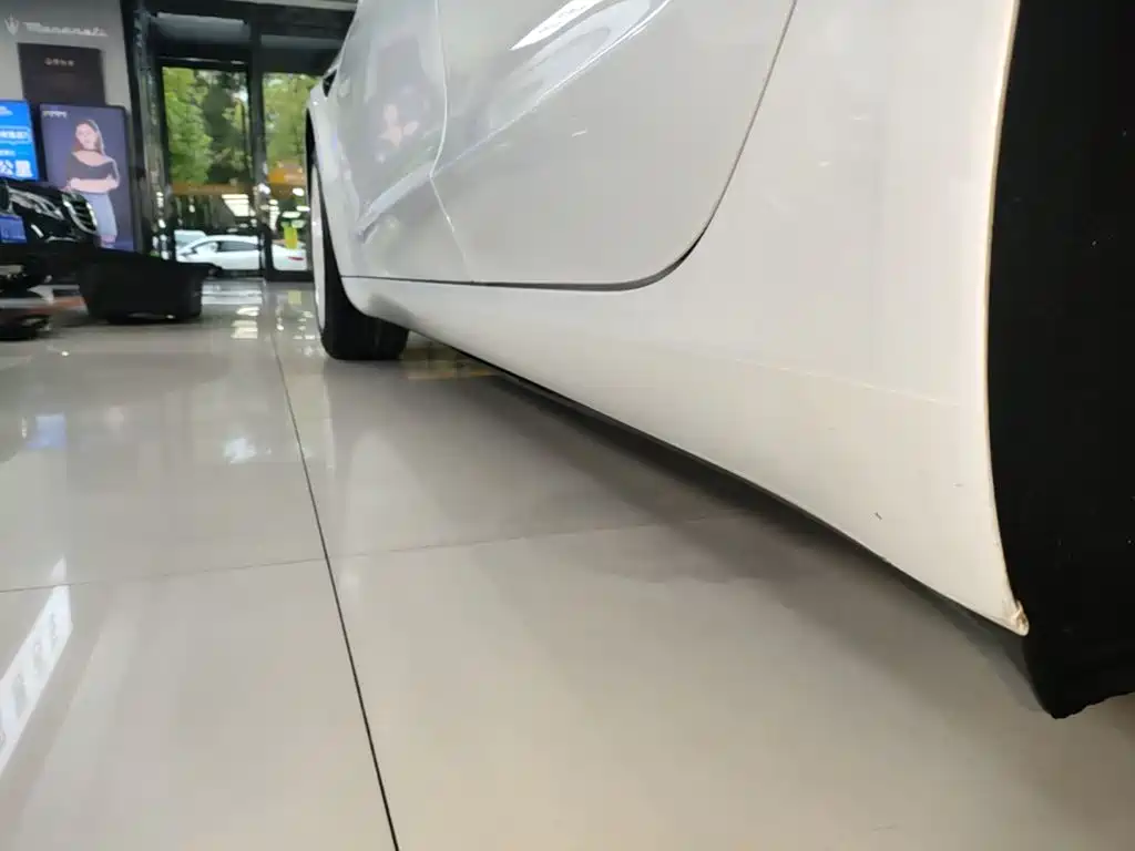 Tesla Model 3 — миниатюра 22