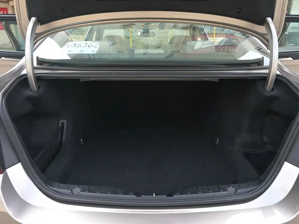 BMW 5 Series — миниатюра 22