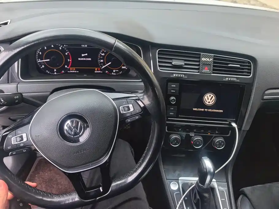 Volkswagen Golf — миниатюра 12