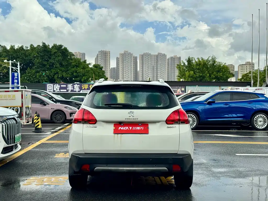 Peugeot 2008 2014 1.6L AT Fashion