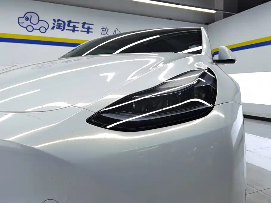 Tesla Model Y — миниатюра 5
