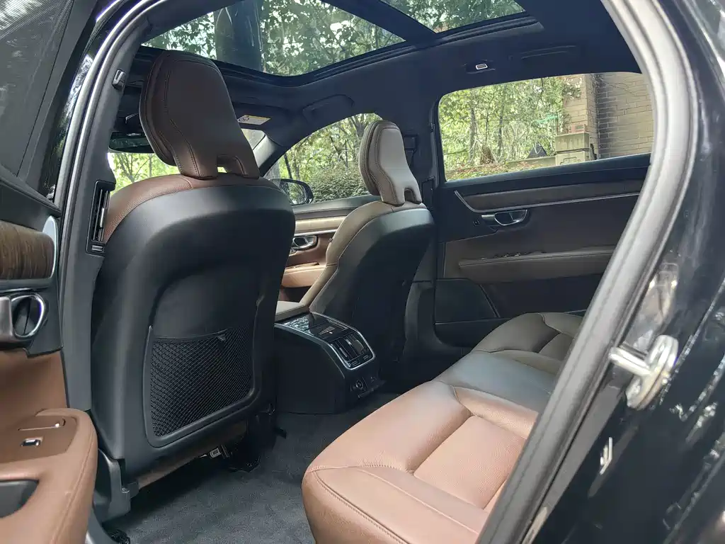 Volvo S90 — миниатюра 11