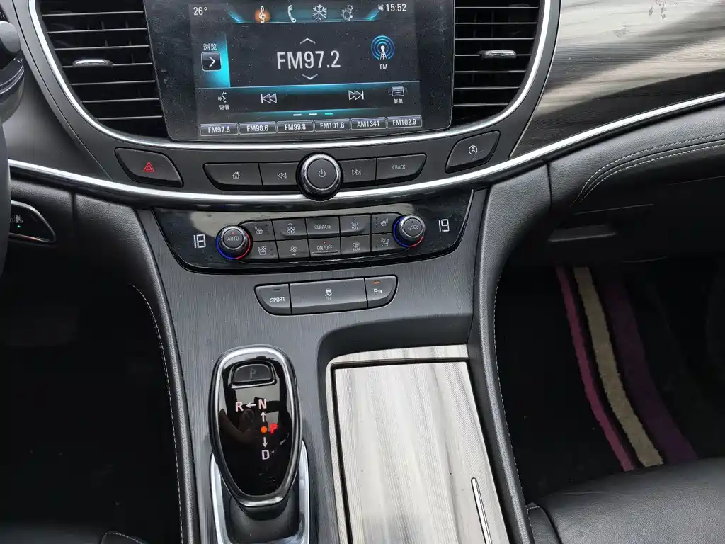 Buick LaCrosse — миниатюра 10