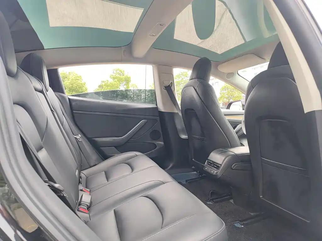 Tesla Model 3 - фото 15