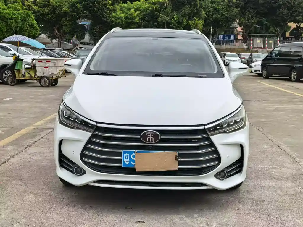 BYD SONG MAX