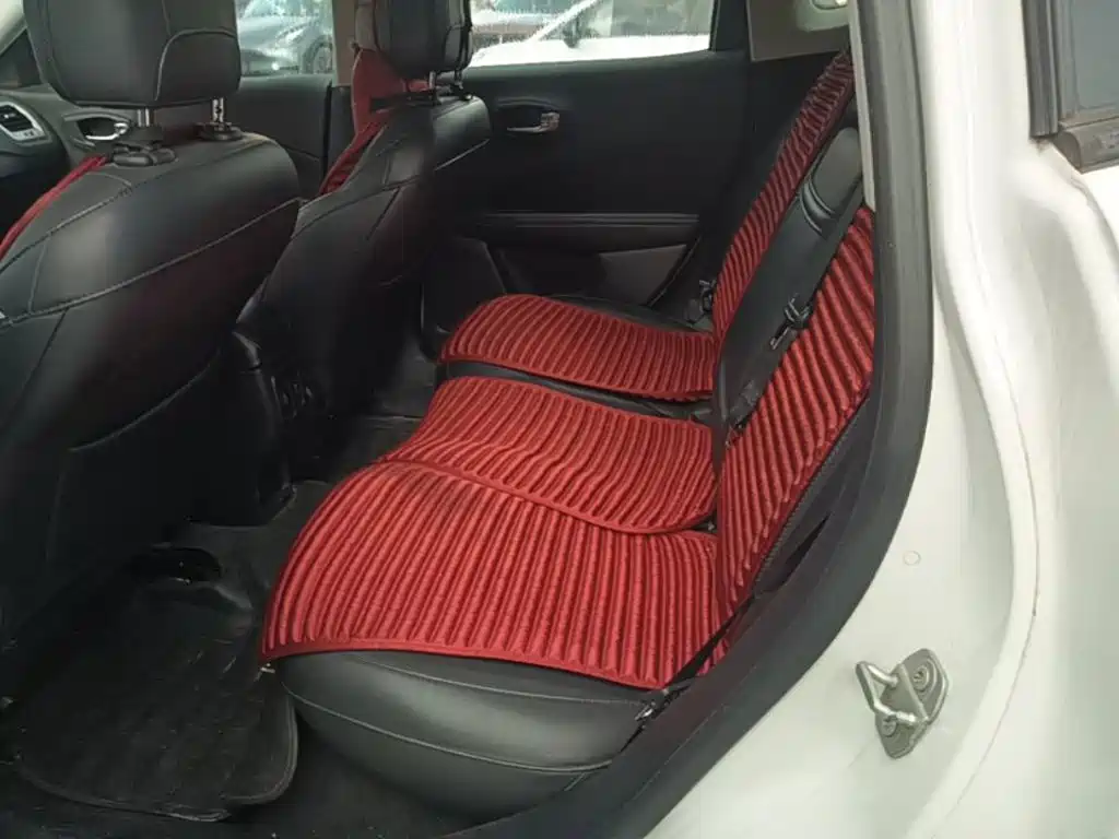 Jeep Compass — миниатюра 17