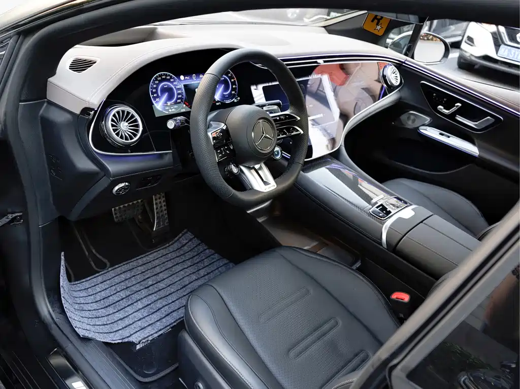 Mercedes-Benz EQE AMG — миниатюра 11