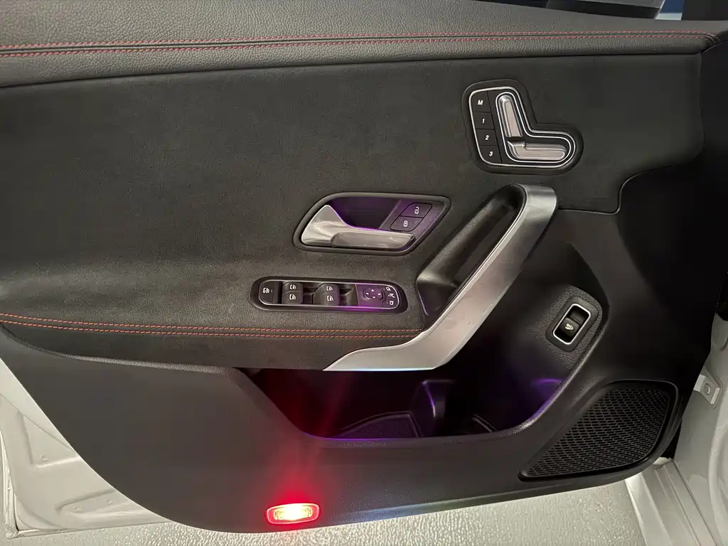 Mercedes-Benz CLA (Import) — миниатюра 12
