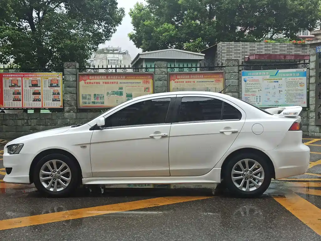 Mitsubishi Lancer EX — миниатюра 11