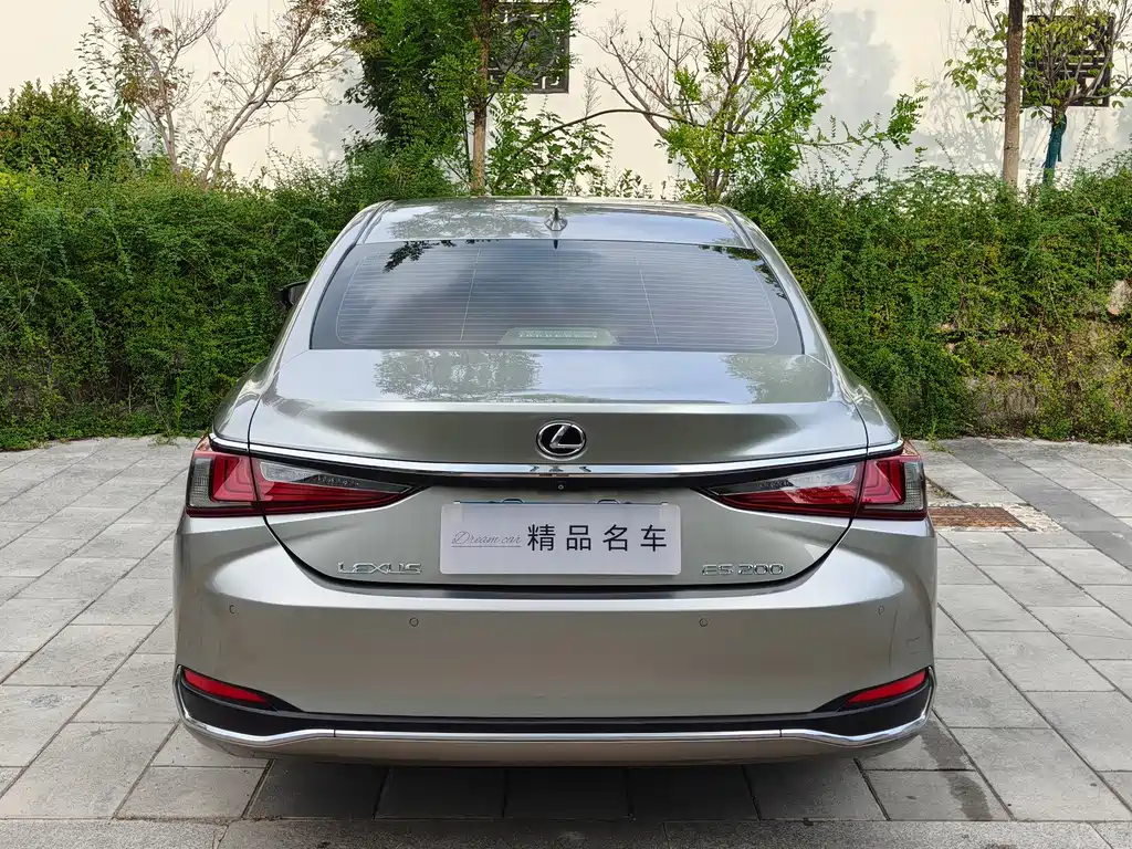 Lexus ES — миниатюра 6