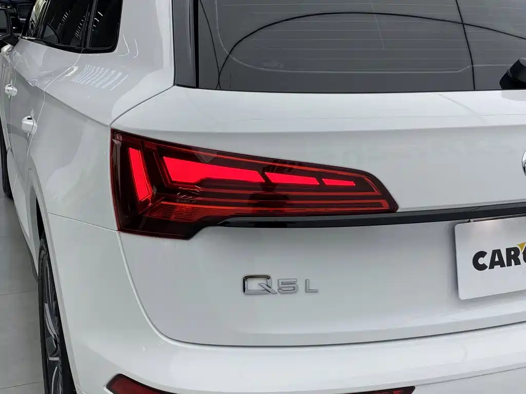 Audi Q5L — миниатюра 32