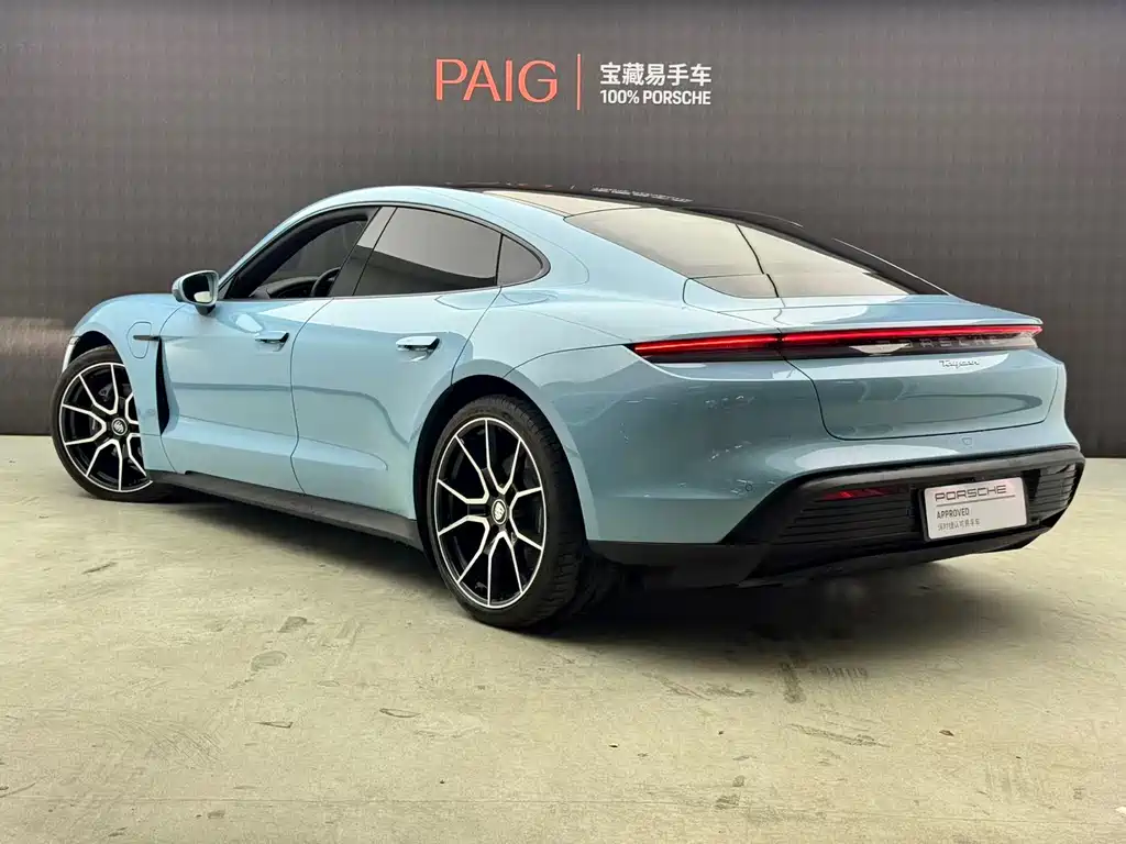 PORSCHE TAYCAN