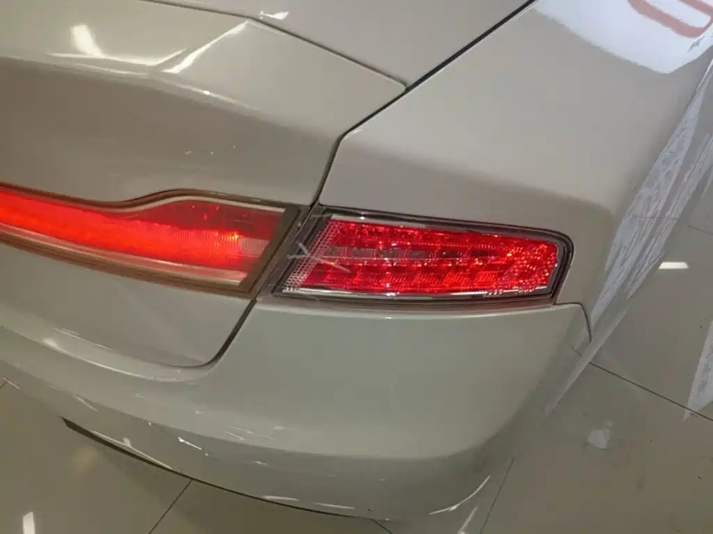 Lincoln MKZ — миниатюра 8