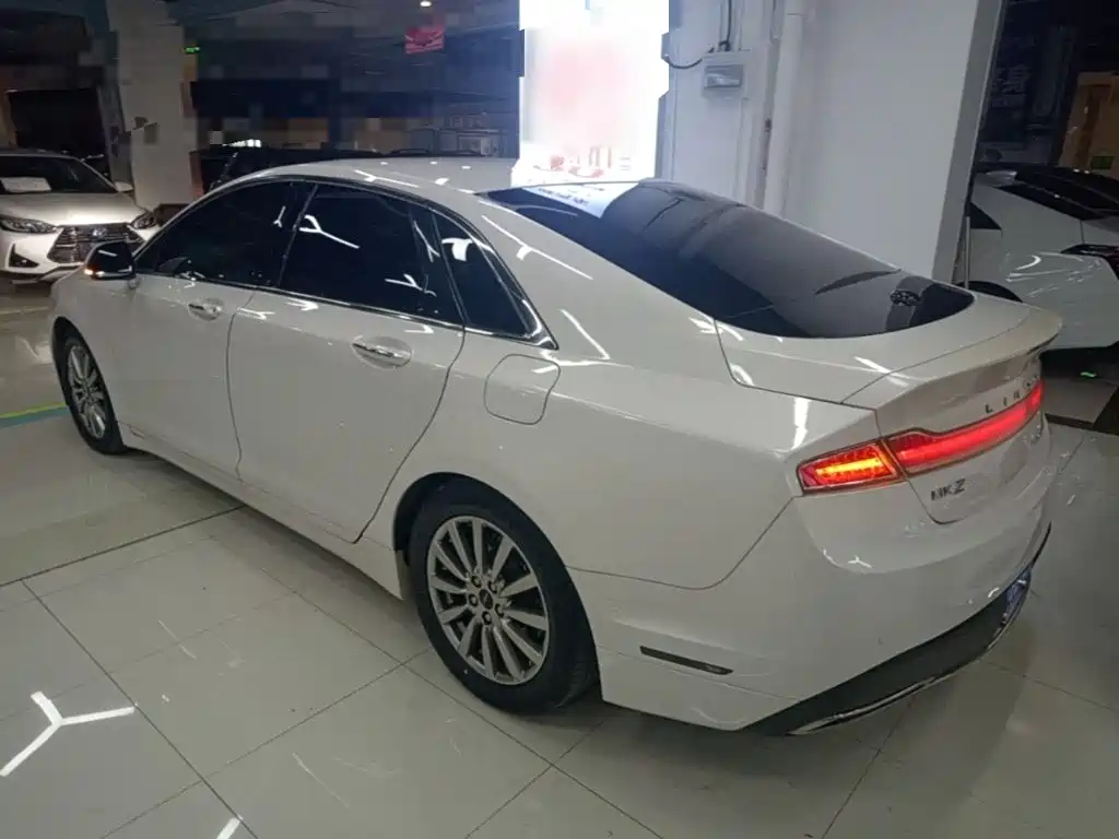 Lincoln MKZ — миниатюра 5