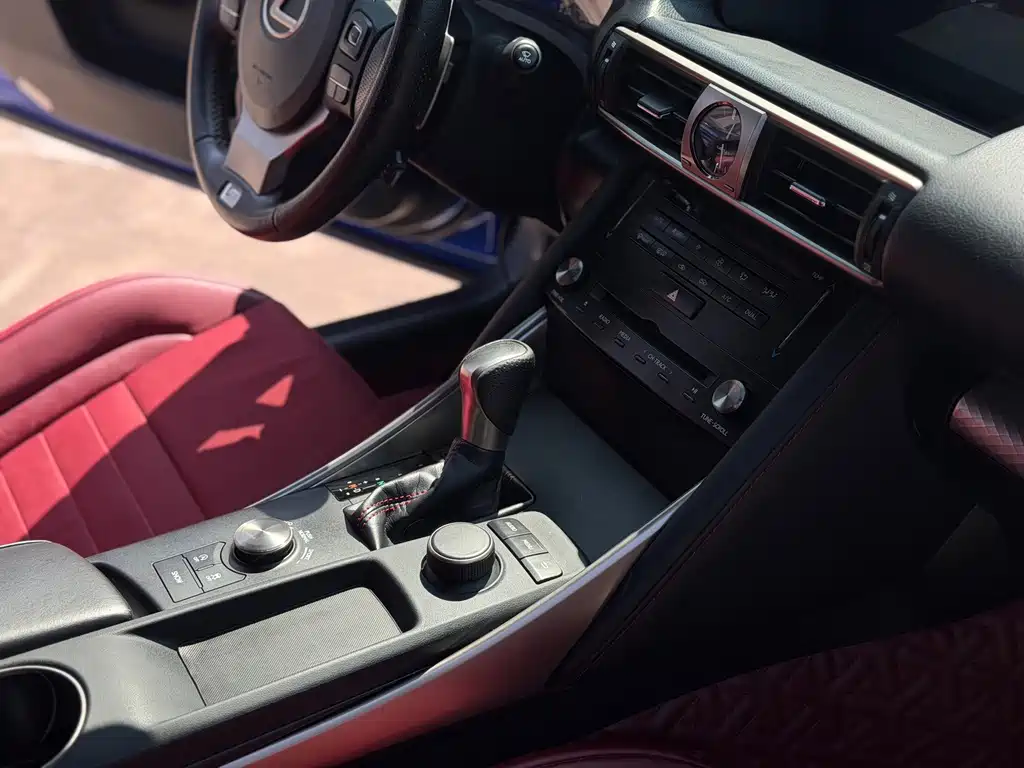 Lexus IS — миниатюра 7