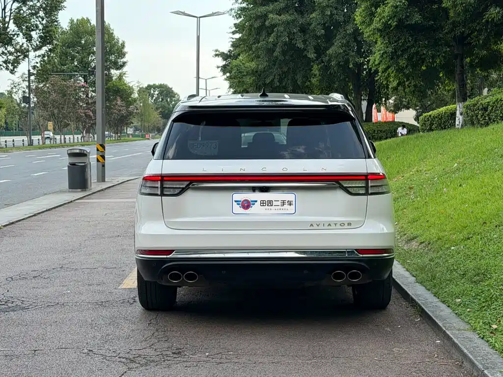 Lincoln Aviator — миниатюра 5