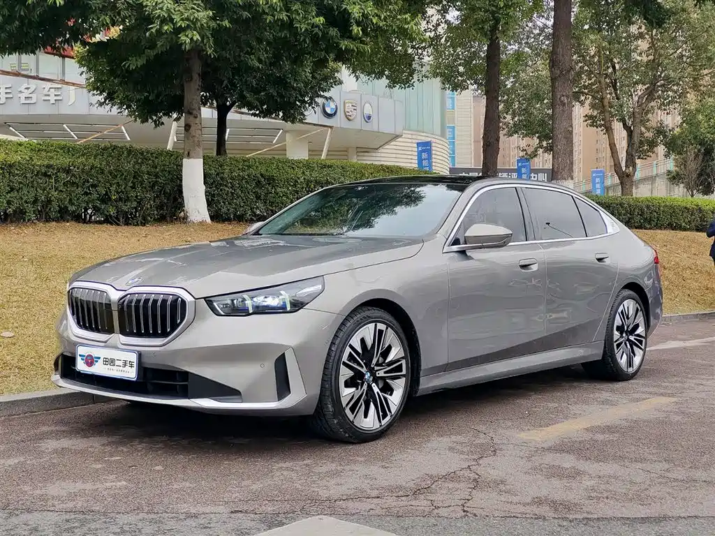 BMW 5 Series 2024