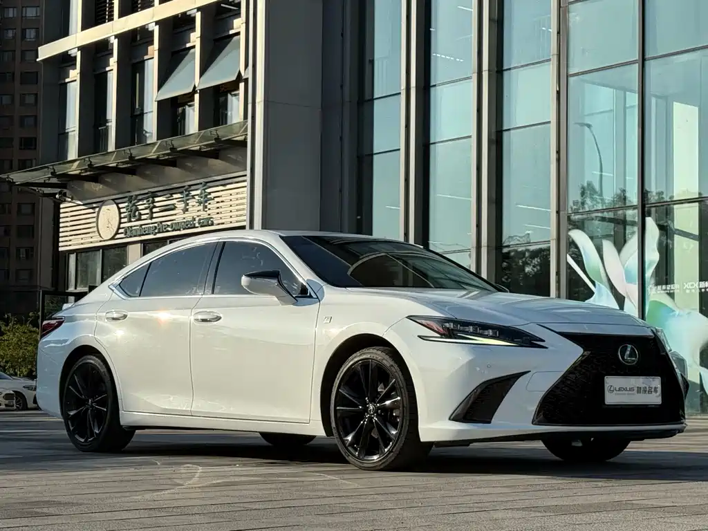 Lexus ES — миниатюра 3