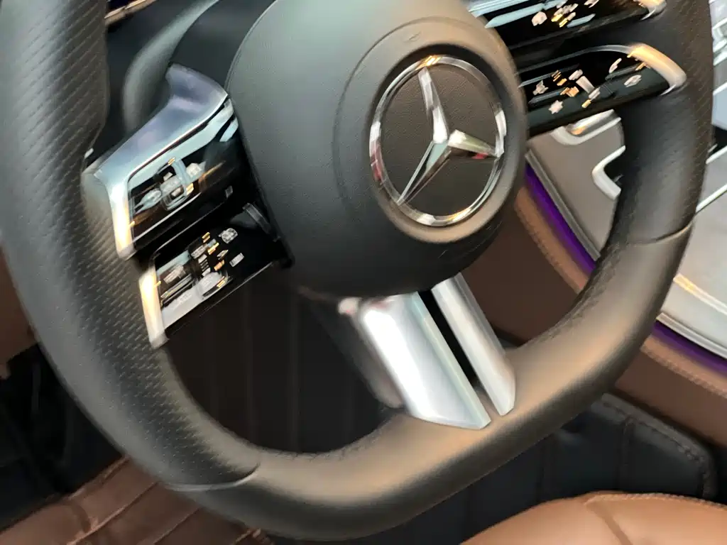 Mercedes-Benz E-Class — миниатюра 15