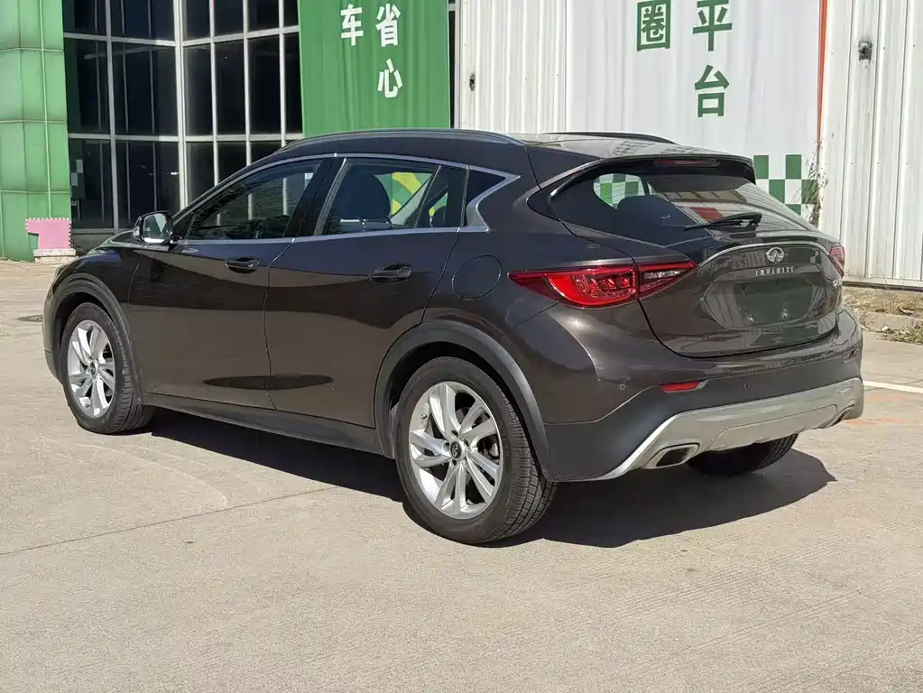 Infiniti QX30 — миниатюра 11