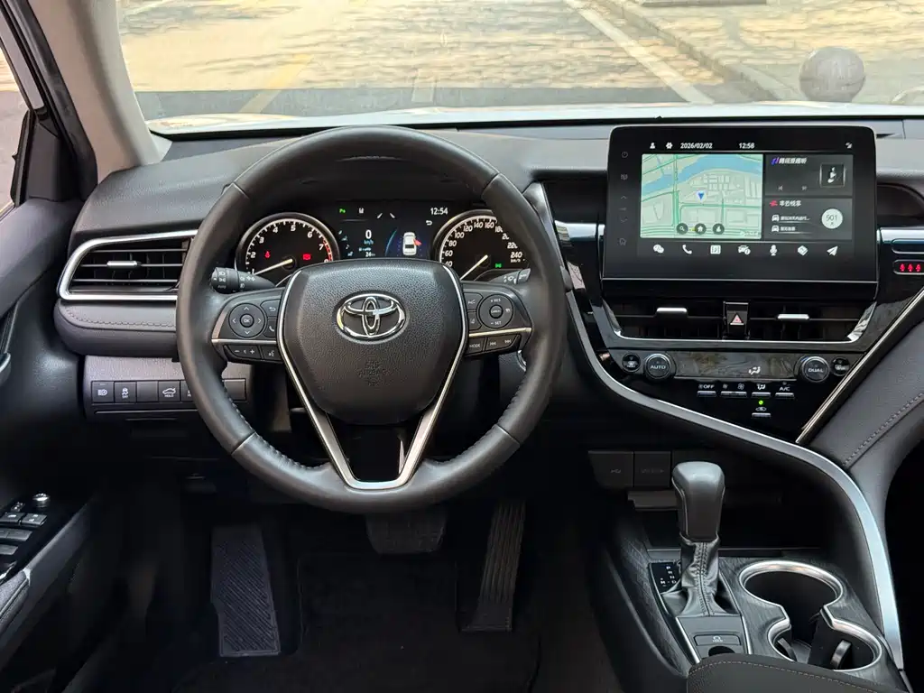 TOYOTA CAMRY